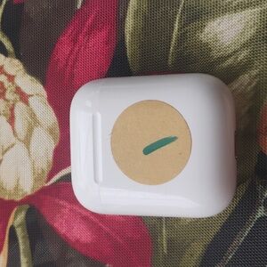 Apple earbuds, second generation, preloved